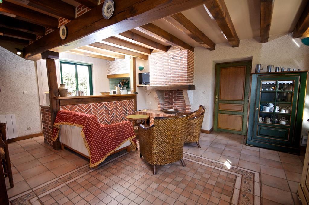 Entre Vignes Et Chateaux Fougeres-sur-Bievre Eksteriør billede
